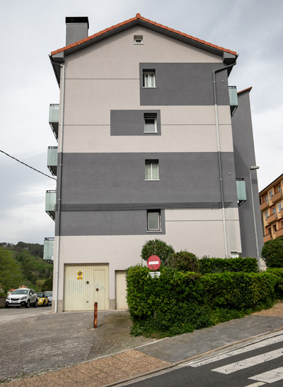 rehabilitación de fachada en donostia, gipuzkoa: fachada lateral del edificio