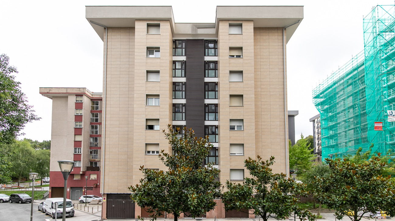 rehabilitación de fachada en Gipuzkoa: fachada sate en Elizasu 6 alza, donostia