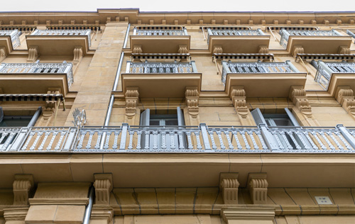 rehabilitación de fachada en plaza buen pastor de donostia-san sebastián, gipuzkoa